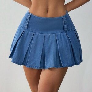 Stylish Blue Pleated Mini Skirt